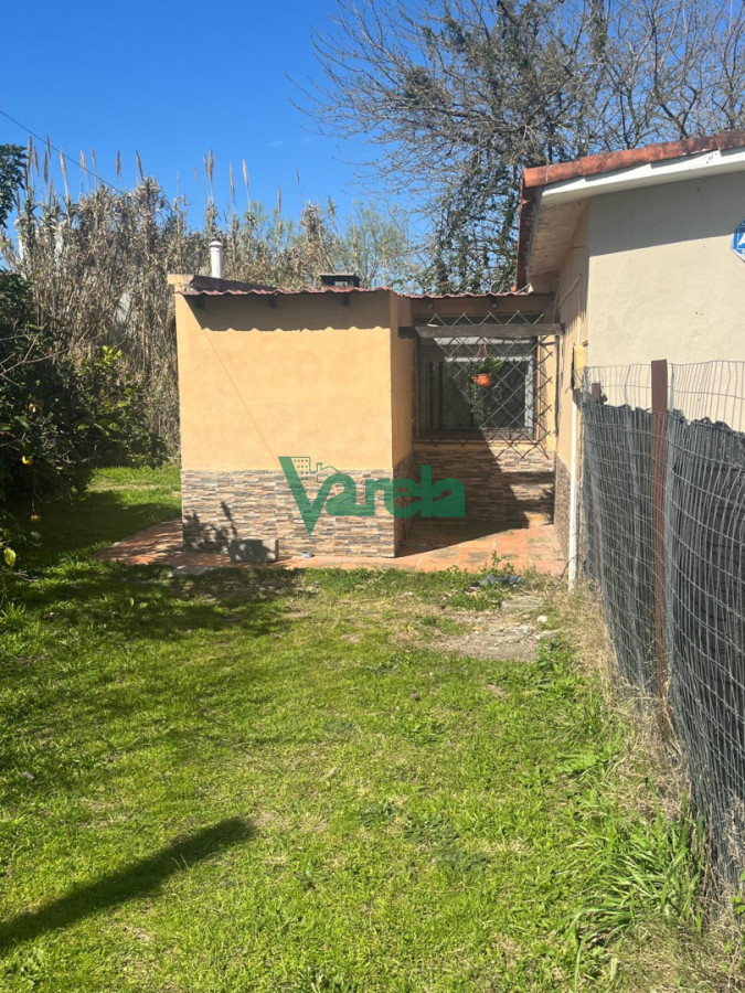 Casa ID.23175 - Casa en venta Salinas, 3 dormitorios, living estufa leña y apto