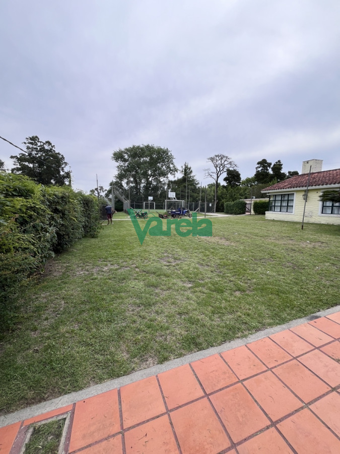 Casa ID.22041 - Casa ,local en venta Pinar sur sobre principal!