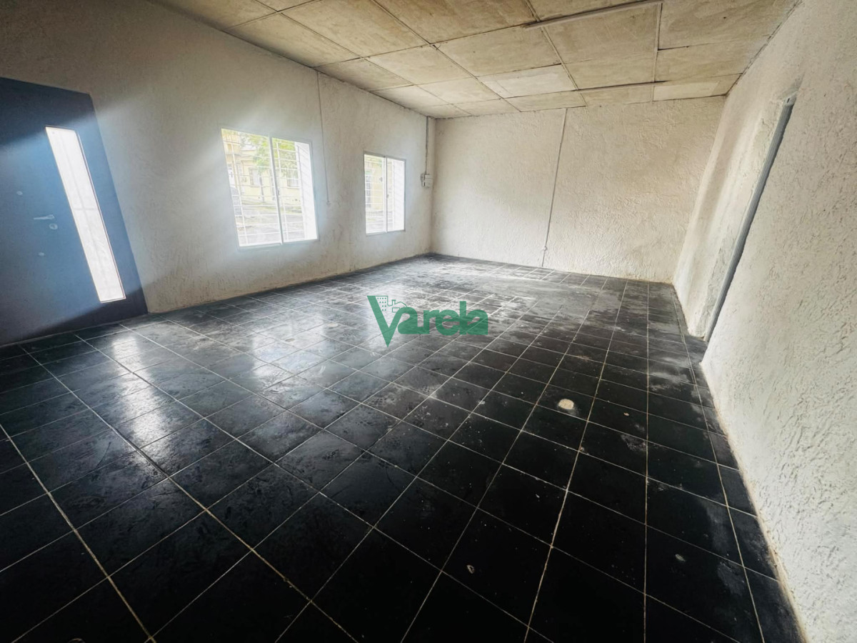 Casa ID.22112 - Venta casa La Blanqueada, 1 dorm y demás, posible local comercial