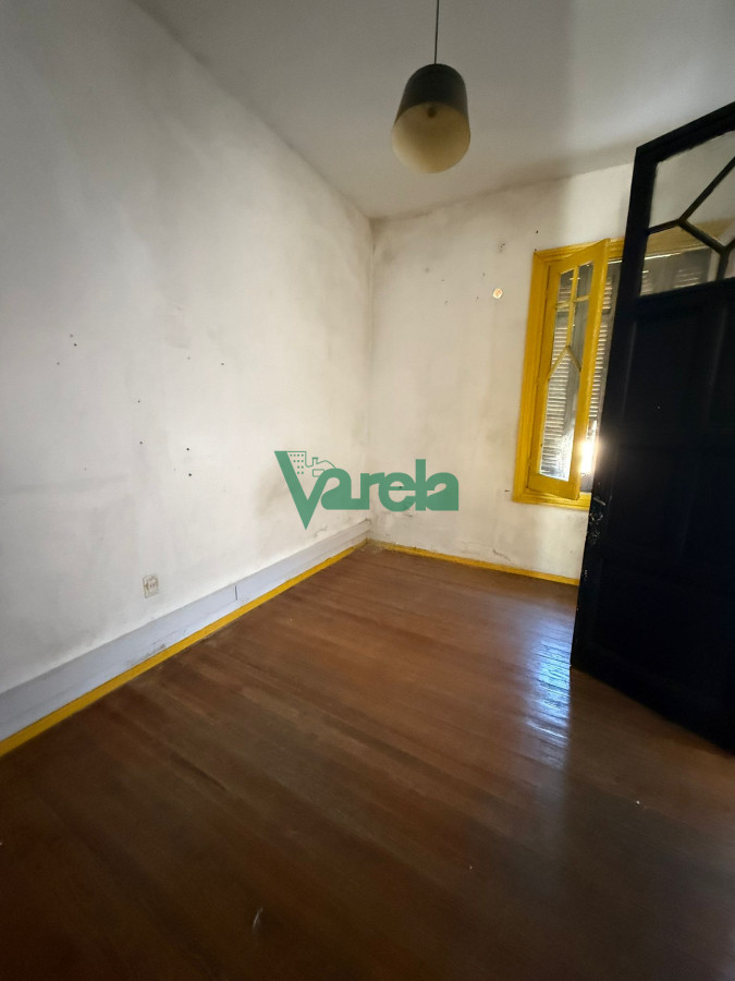 Casa ID.22693 - Venta Casa Padron Unico Cochera 3 autos 5 Dormitorios La Comercial