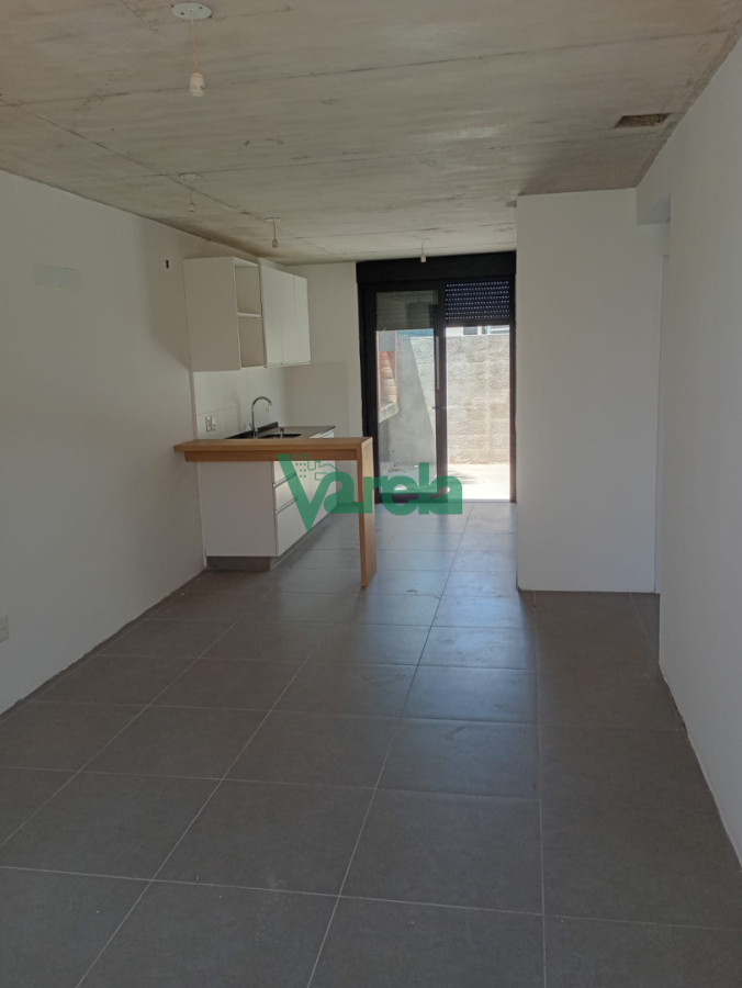 Casa ID.22755 - Venta casa Malvín Norte, 2 dormitorios, 1 baños, cochera, patio con parrillero