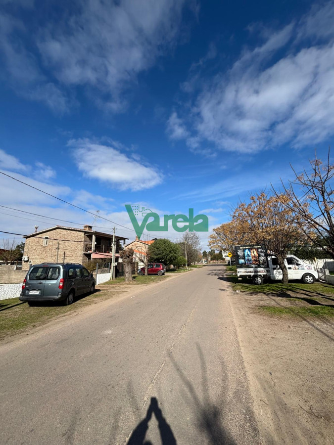 Casa ID.22722 - Casa en alquiler, Paso Carrasco, 3 dormitorios, living con estufa leña, parrillero.
