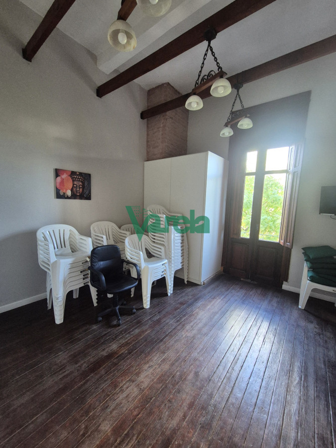 Casa ID.22564 - Venta casa 6 dormitorios Cordon Fernandez Crespo esq La Paz