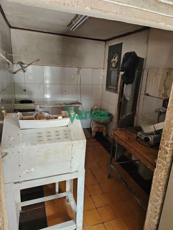 Casa ID.22974 - Venta un padron, una casa y dos locales comerciales Atahualpa