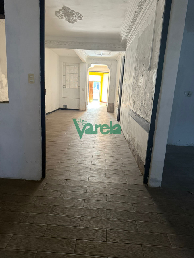 Casa ID.22693 - Venta Casa Padron Unico Cochera 3 autos 5 Dormitorios La Comercial