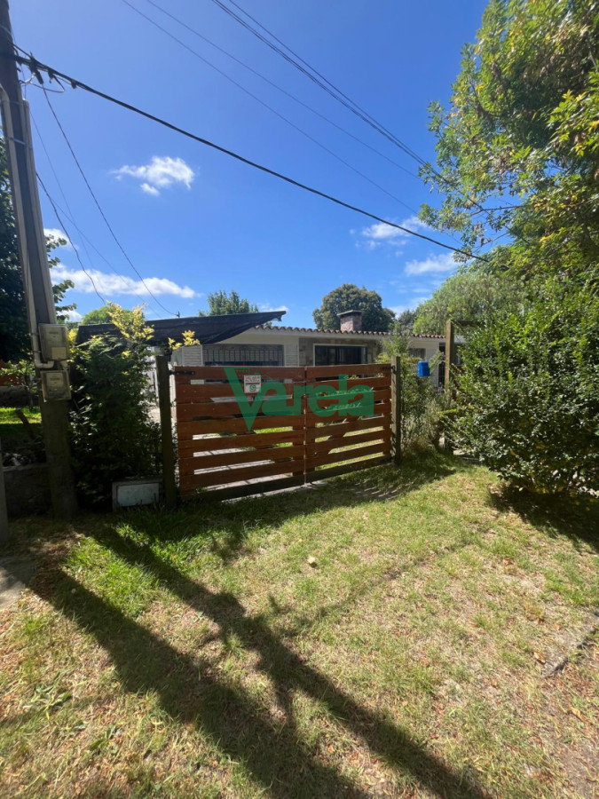 Casa ID.22949 - Venta de casa en Salinas sur, 2 dormitorios, apartamento y piscina