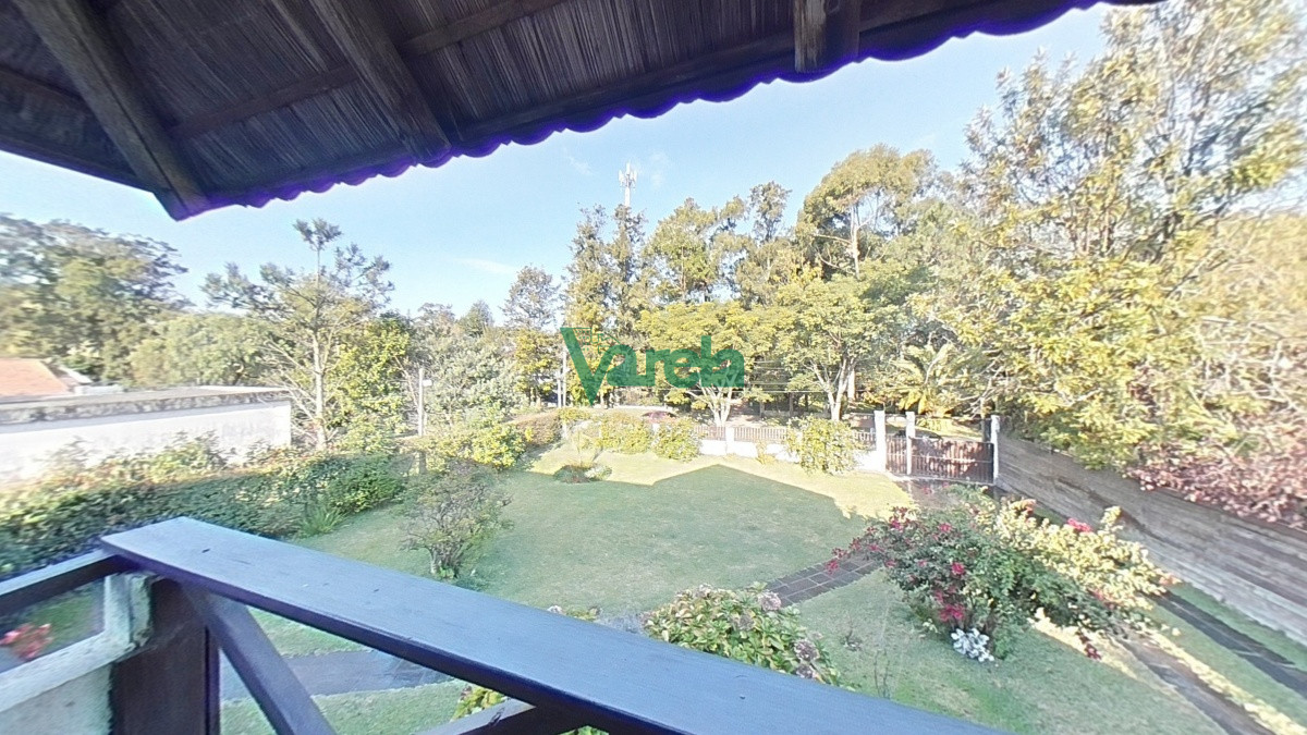 Casa ID.21213 - Casa en Venta en El Pinar al sur 3 dorm, 3 baños y piscina.