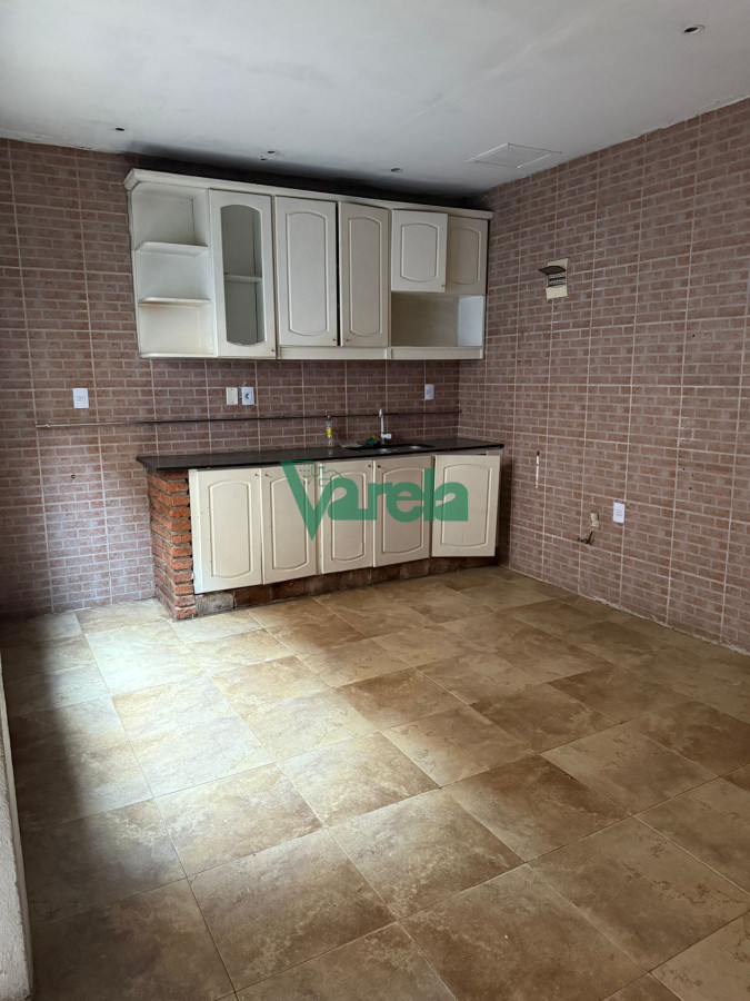 Casa ID.22693 - Venta Casa Padron Unico Cochera 3 autos 5 Dormitorios La Comercial