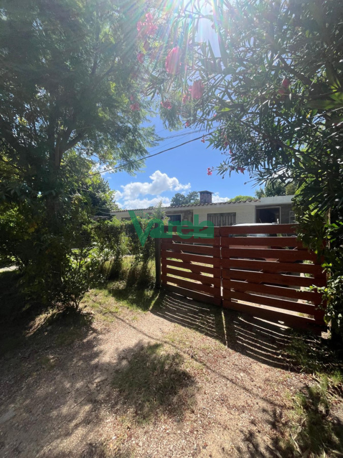 Casa ID.22949 - Venta de casa en Salinas sur, 2 dormitorios, apartamento y piscina