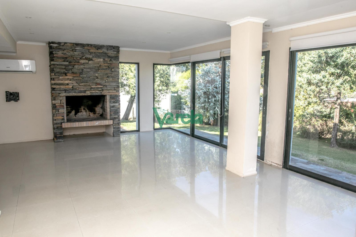 Casa ID.22898 - Casa en Alquiler Barrio privado Carmel 5 dormitorios 5 baños