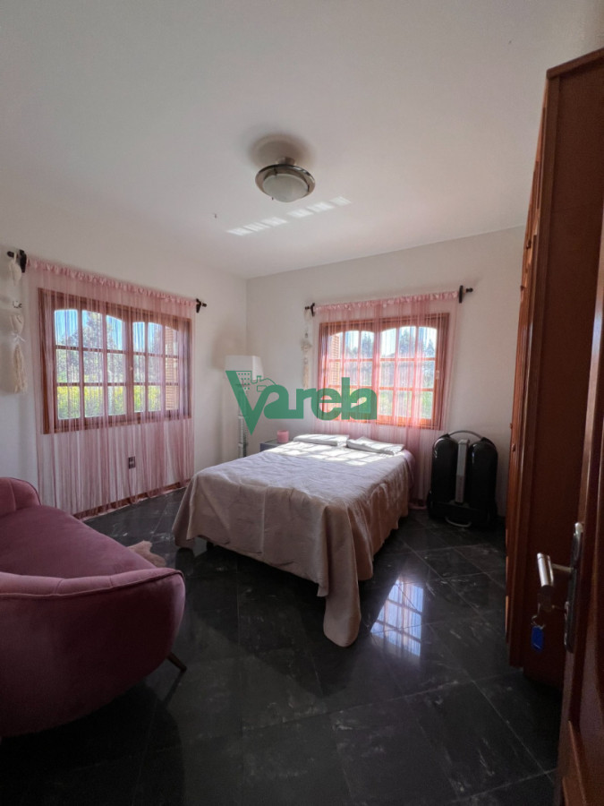 Casa ID.22829 - Venta de casa de 4 dormitorios 2 baños en Bello Horizonte con piscina