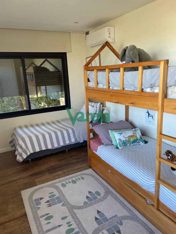 Casa ID.22630 - Venta casa en Mirador de la Tahona, 3 y servicio, 240 m2 en 1000 m2 de terreno