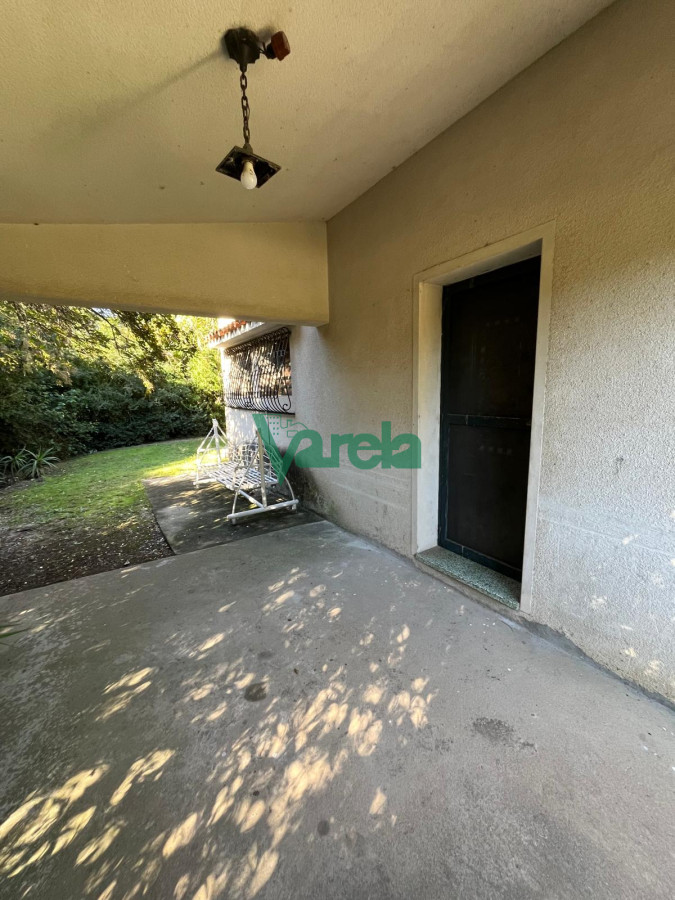 Casa ID.22178 - Casa en venta Salinas sur, proxima al Centro, cochera y fondo c/parrillero techado