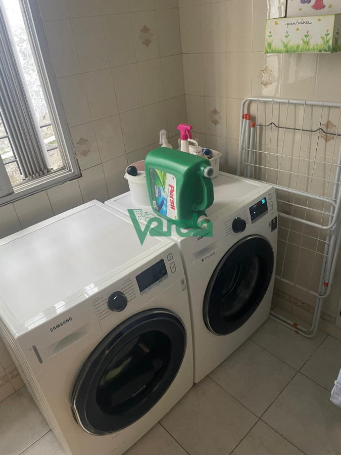 Casa ID.22715 - Venta casa Pocitos, 3 dorm,3 baños, estar enorme con hogar a leña, escritorio, fondo,padrón único,garaje