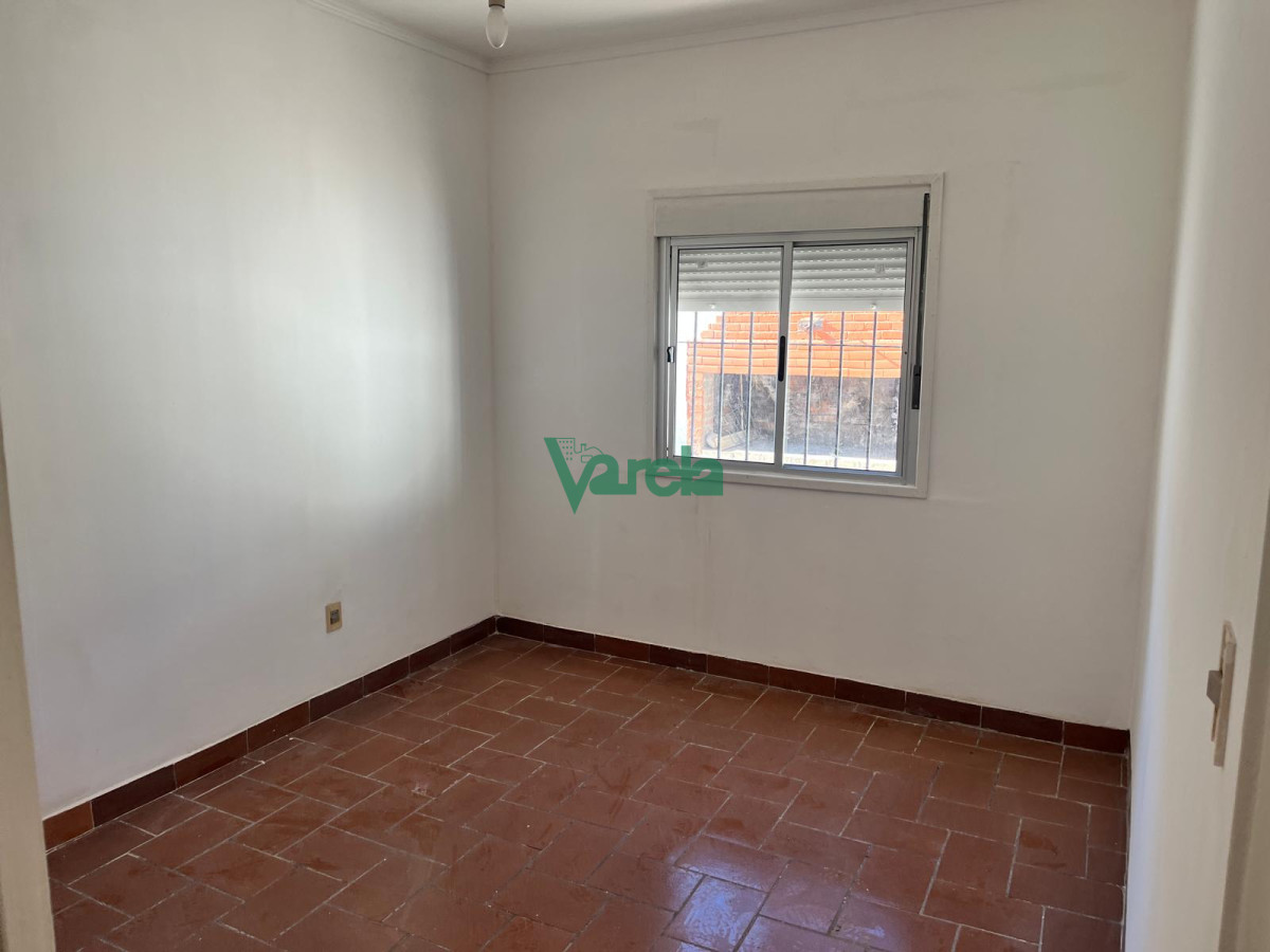 Casa ID.22270 - Venta casa, Punta Gorda , 2 dormitorios,1baños completo, jardín, cochera, patio con parrillero