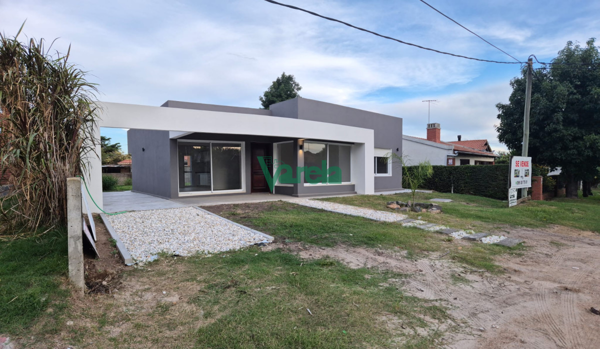 Casa ID.22216 - Venta Casa, Villa Argentina, 3 dormitorios, 2 baños, cerca de la playa.