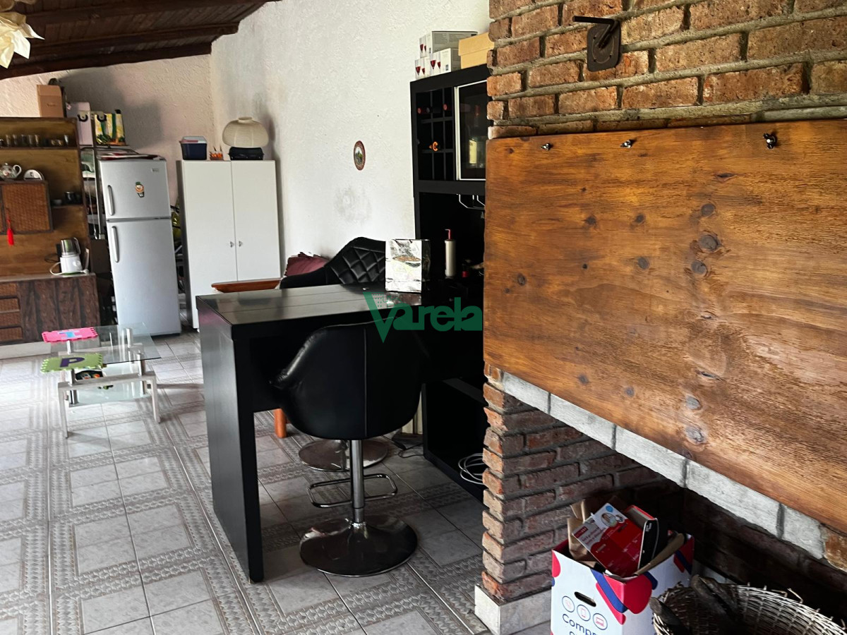 Casa ID.22363 - Venta casa Lagomar sur 5 dormitorios 3 baños . mas barbacoa con servicio 