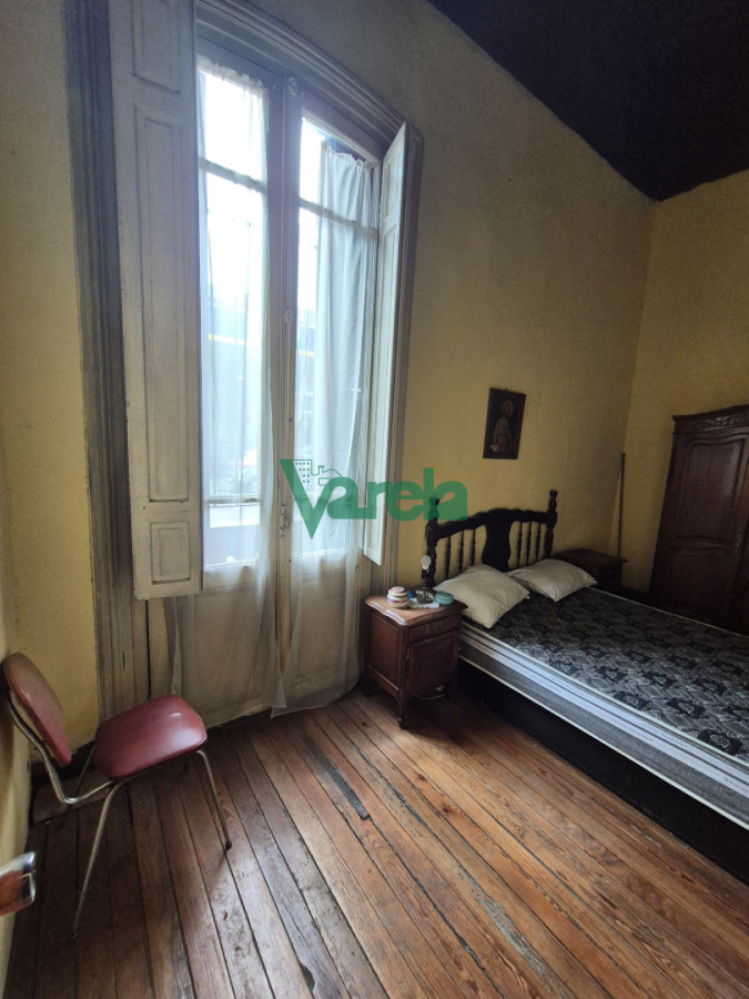 Casa ID.23190 - Venta casa 7 dormitorios, 4 baños, Aguada, Gral Flores y M.Garcia 