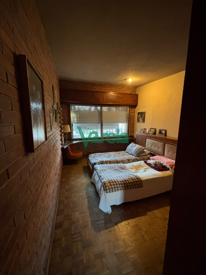 Casa ID.23103 - Venta de gran casa en parque Batlle de 5 dormitorios