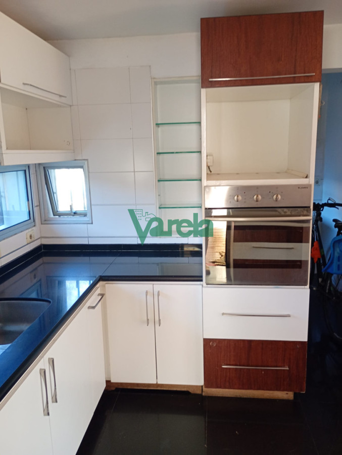 Casa ID.23170 - Venta Casa Carrasco norte, 6 dormitorios, 5baños, en 2 plantas 