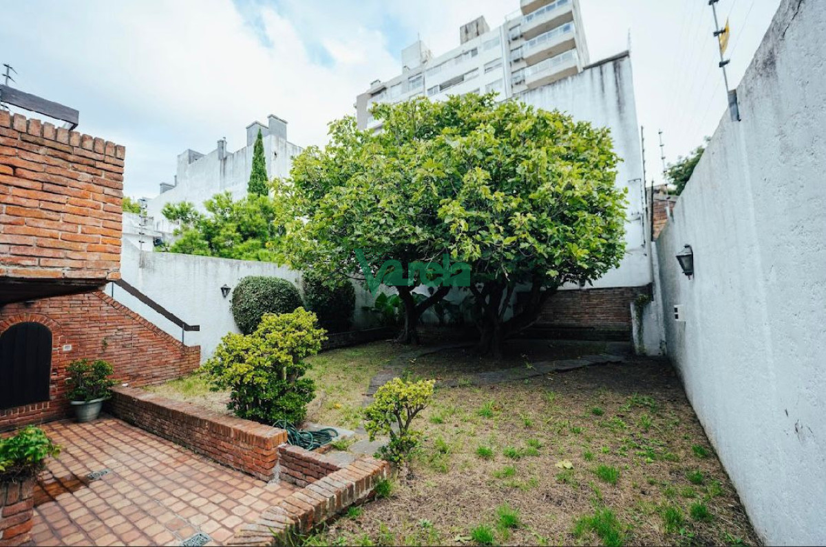 Casa ID.22962 - Venta de casa cuatro dormitorios en Punta Carretas