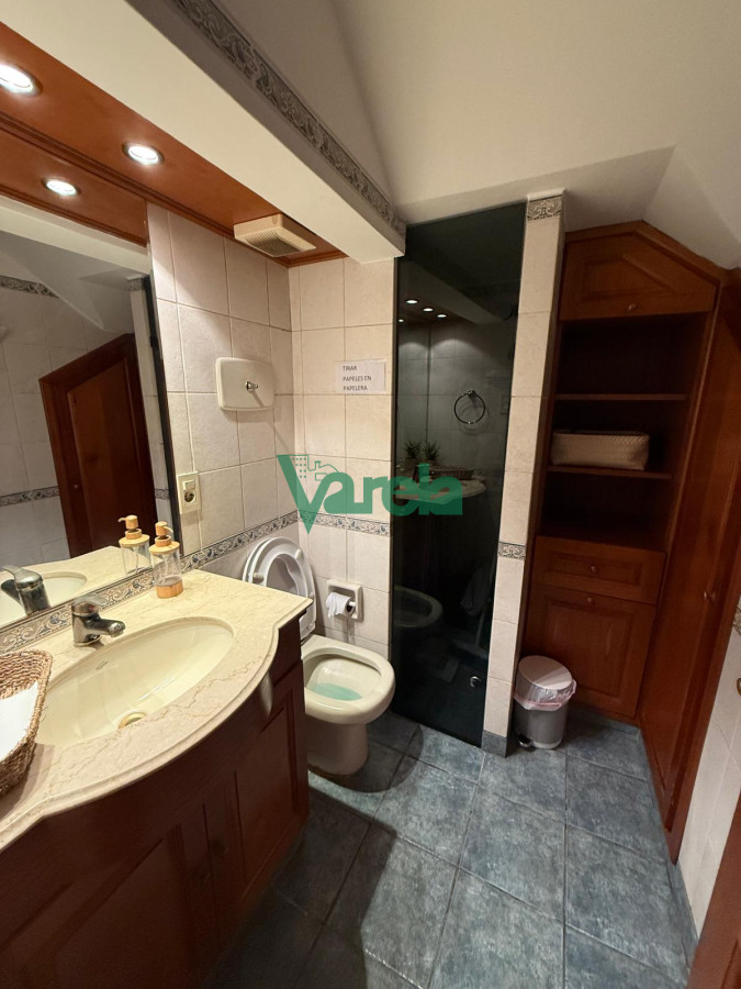 Casa ID.22745 - Alquiler de casa en Parque Batlle de 5 dormitorios 3 baños garage varios