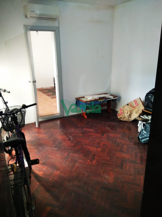 Casa ID.22662 - Venta casa Punta Gorda, 3 dorm, servicio, estar 2 baños, 2 garajes, padrón único muy cerca del mar