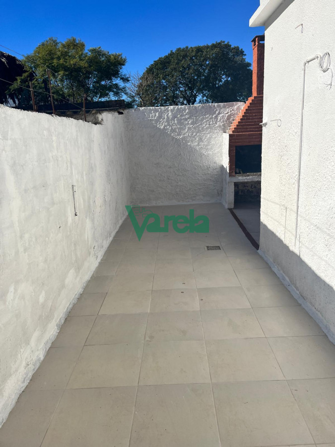 Casa ID.22270 - Venta casa, Punta Gorda , 2 dormitorios,1baños completo, jardín, cochera, patio con parrillero
