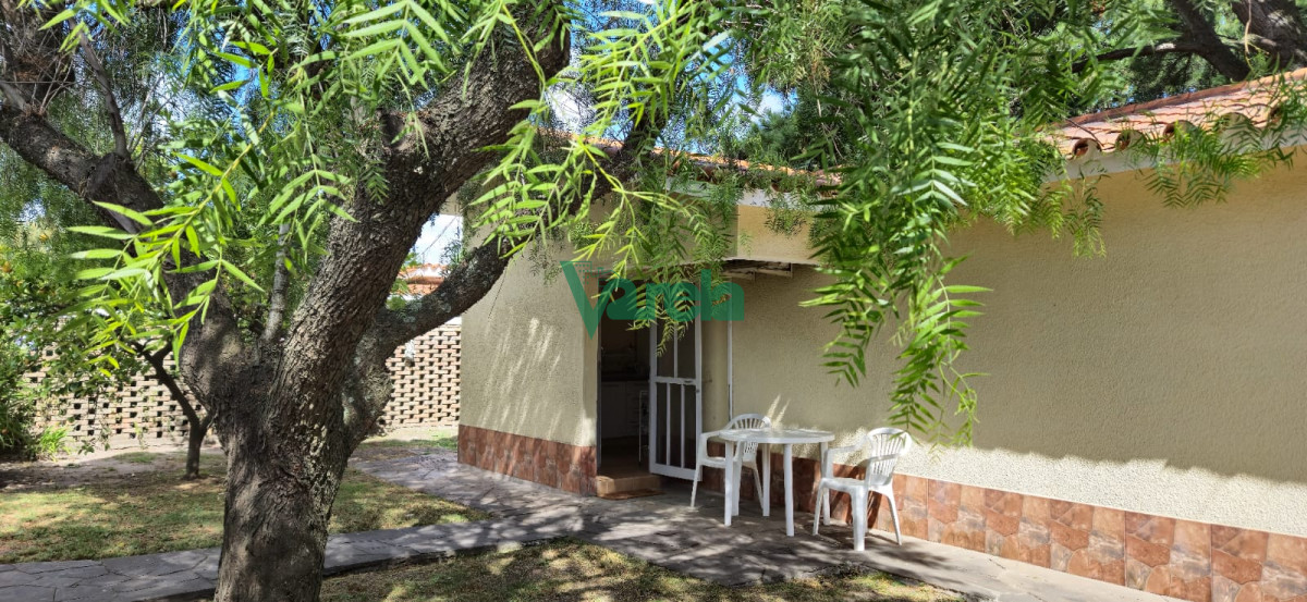 Casa ID.22504 - Casa en Atlántida, dos dormitorios y apartamento al fondo