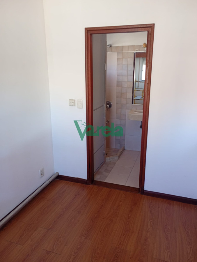 Casa ID.23170 - Venta Casa Carrasco norte, 6 dormitorios, 5baños, en 2 plantas 