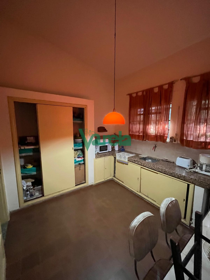 Casa ID.22178 - Casa en venta Salinas sur, proxima al Centro, cochera y fondo c/parrillero techado