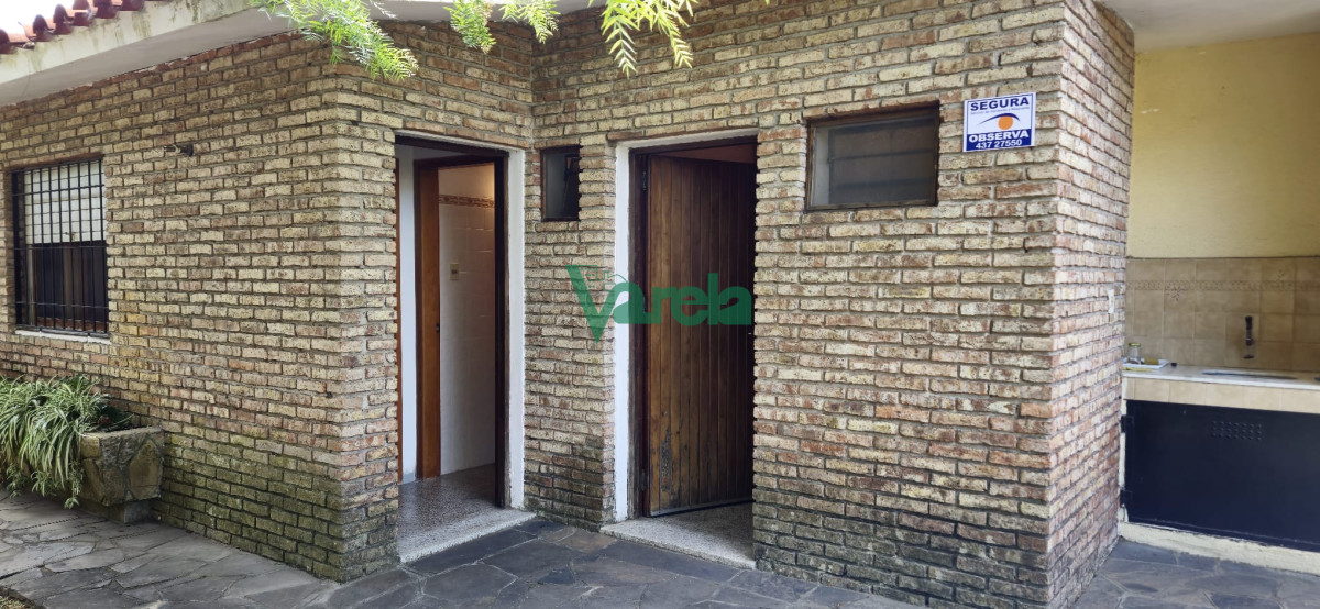 Casa ID.22504 - Casa en Atlántida, dos dormitorios y apartamento al fondo