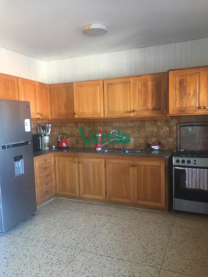 Casa ID.21968 - Venta, casa Punta Gorda, 4 dorm,3 baños,garaje, parrillero