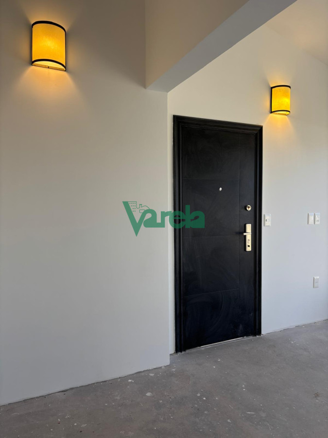 Casa ID.22659 - Excelente chale de tejas sobre avenida
