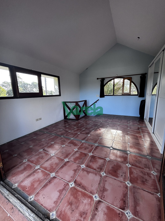 Casa ID.22717 - Casa mas local en venta 3 dormitorios 3 baños en El Pinar sur