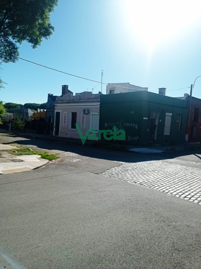 Casa ID.22112 - Venta casa La Blanqueada, 1 dorm y demás, posible local comercial