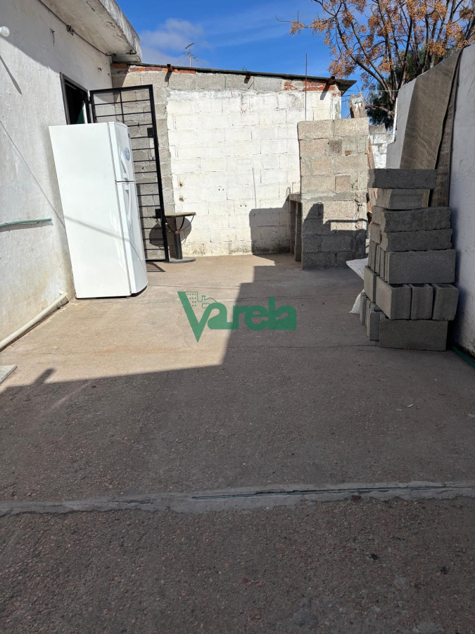 Casa ID.22722 - Casa en alquiler, Paso Carrasco, 3 dormitorios, living con estufa leña, parrillero.