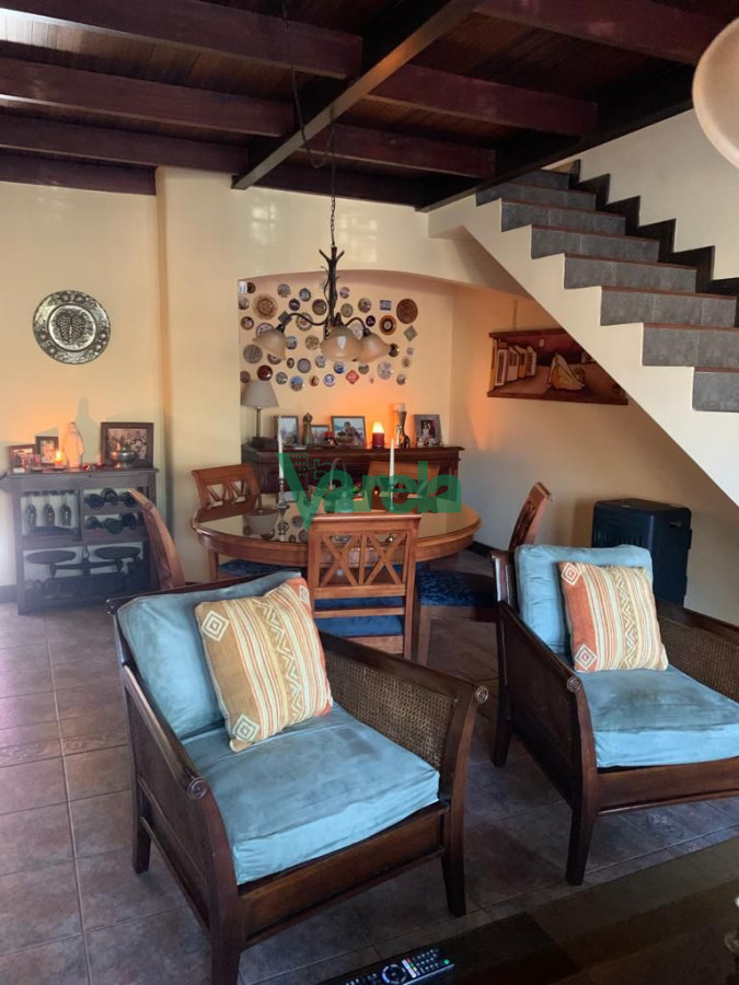 Casa ID.21721 - Venta de casa, Pando, 3 dormitorios, a pocas cuadras del centro de Pando. Excelente estado
