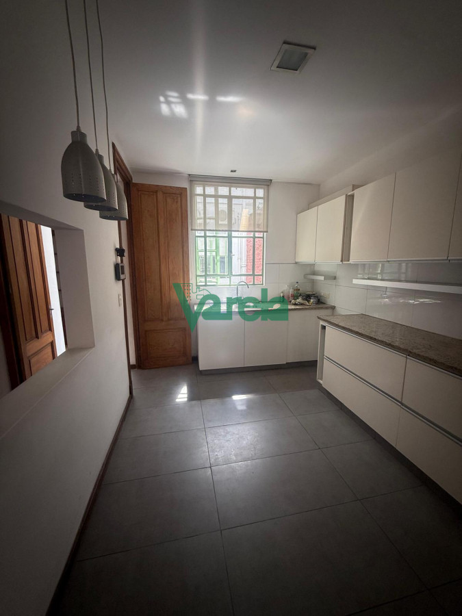 Casa ID.22835 - Casa en alquiler en Punta Carretas 3 dormitorios, 2 baños, garage