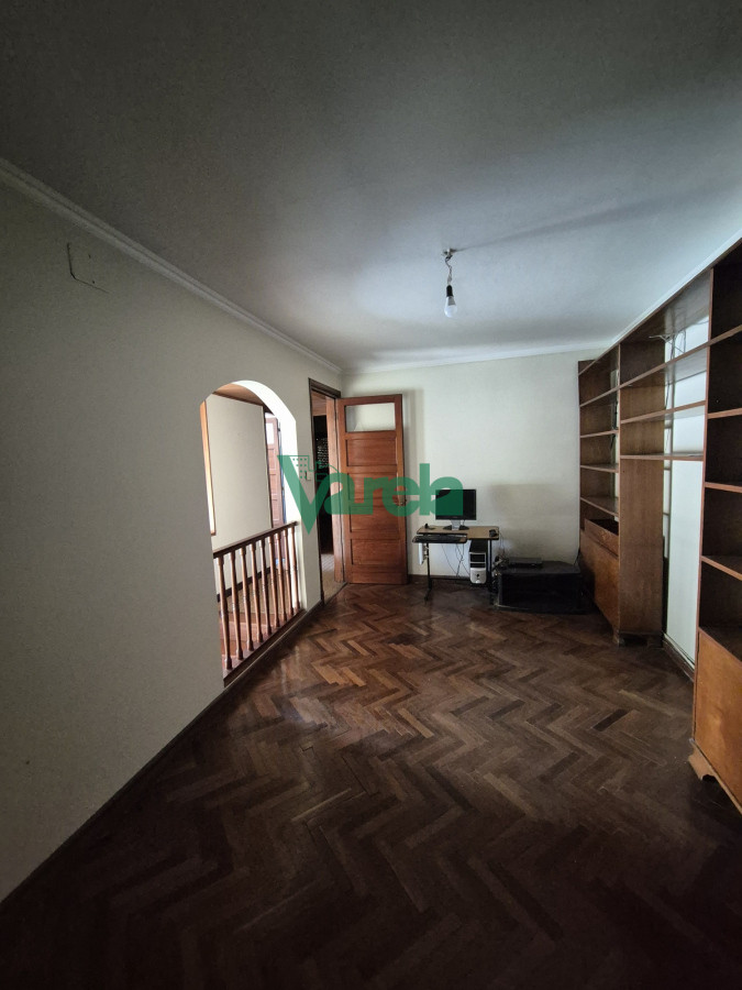 Casa ID.22586 - Venta residencia en La Blanqueada Carrasquito, 4 dormitorios, fondo