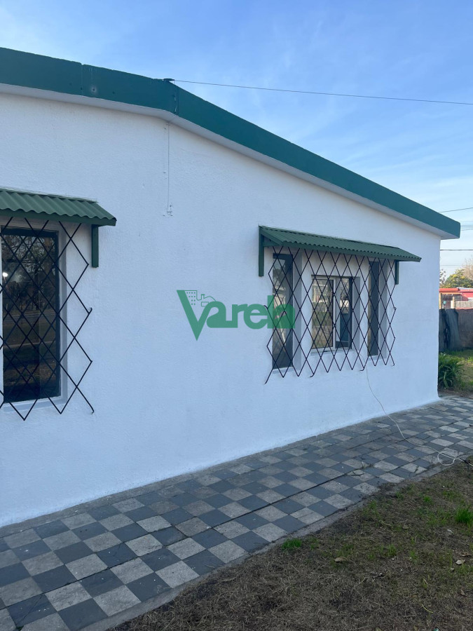 Casa ID.22737 - Casa en alquiler en Salinas, de 2 dormitorios y demas, terreno cercado