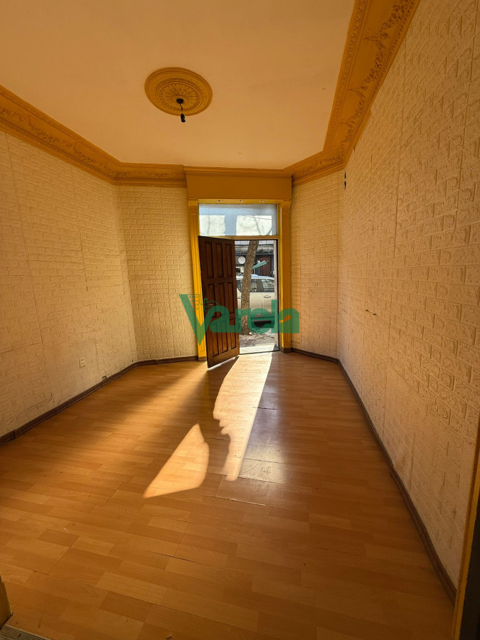 Casa ID.22693 - Venta Casa Padron Unico Cochera 3 autos 5 Dormitorios La Comercial