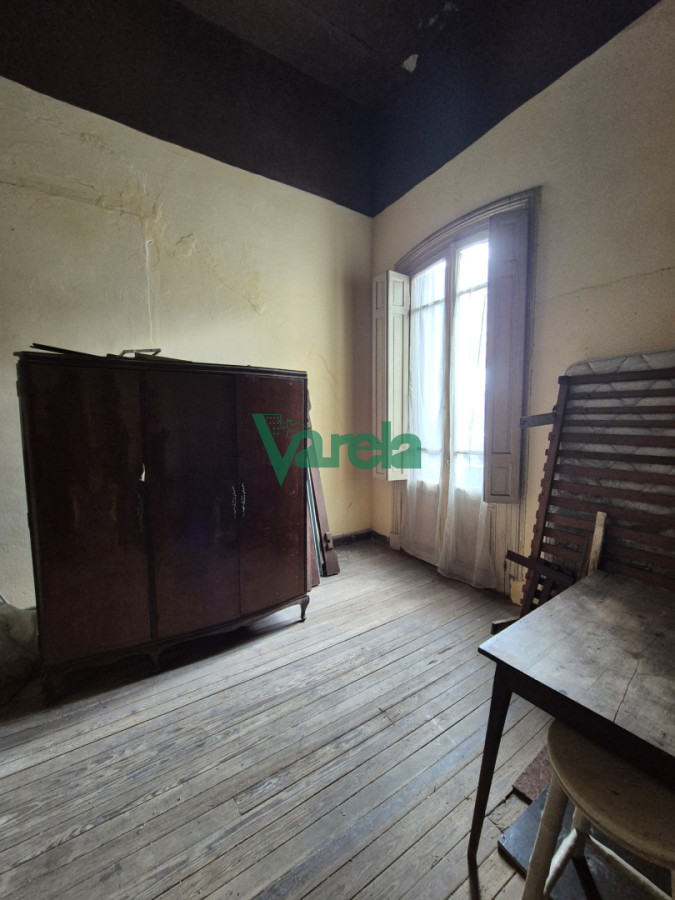 Casa ID.23190 - Venta casa 7 dormitorios, 4 baños, Aguada, Gral Flores y M.Garcia 