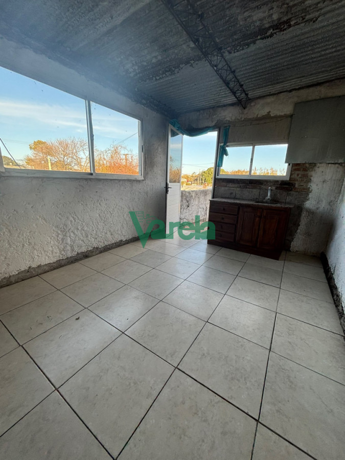 Casa ID.23090 - Inversion, venta local comercial y tres apartamentos, Los Aromos