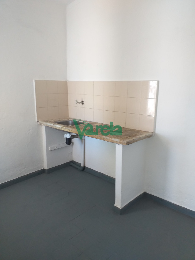 Casa ID.22737 - Casa en alquiler en Salinas, de 2 dormitorios y demas, terreno cercado