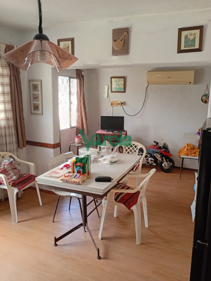 Casa ID.22992 - Alquiler Casa Carrasco Norte, 2 dormitorios, jardín enorme, muy luminosa, cocheras, parrillero