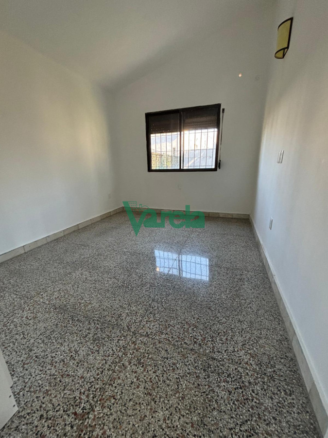 Casa ID.22757 - Alquiler de muy buena casa en Shangrila sur, 4 dormitorios, 3 baños