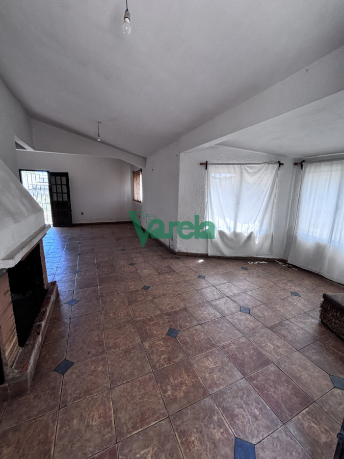 Casa ID.22710 - Casa y Local en venta ,3 dormitorios El Pinar norte.