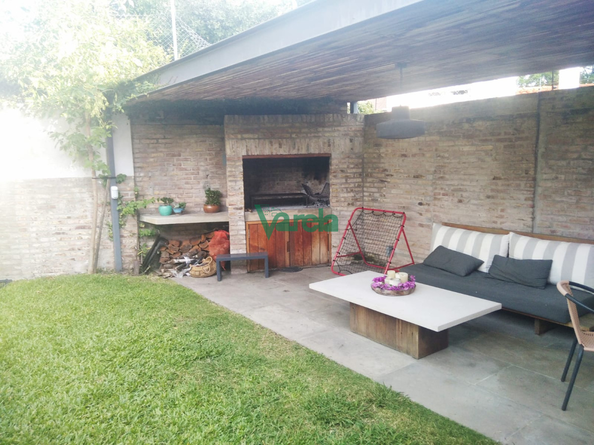 Casa ID.22490 - Venta casa Punta Gorda, 3 dormitorios, estar, jardín, fondo, barbacoa