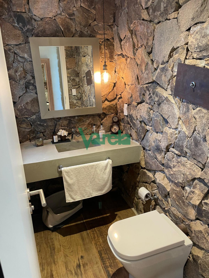 Casa ID.22630 - Venta casa en Mirador de la Tahona, 3 y servicio, 240 m2 en 1000 m2 de terreno